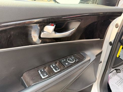 Used 2018 Kia Sorento FWD image 9