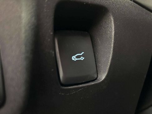 Used 2018 Ford Fusion SE w/ Equipment Group 601A image 39