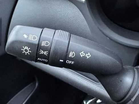 Used 2025 Toyota Sienna Limited AWD/4WD image 31