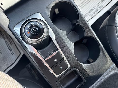 Used 2025 Ford Escape Platinum image 40