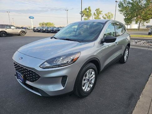 Certified 2022 Ford Escape SE AWD/4WD image 3