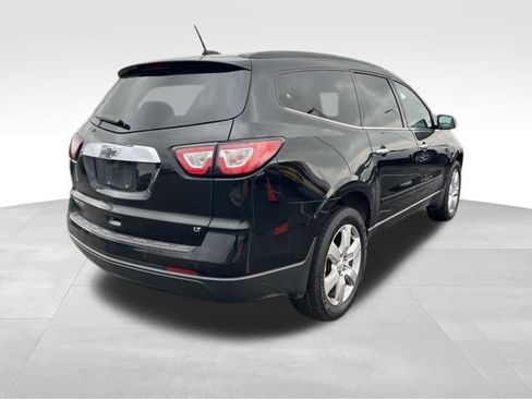Used 2017 Chevrolet Traverse LT w/ Style and Technology Package image 7