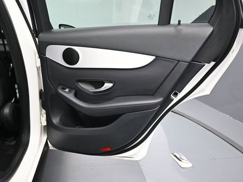 Used 2022 Mercedes-Benz GLC 300 image 35