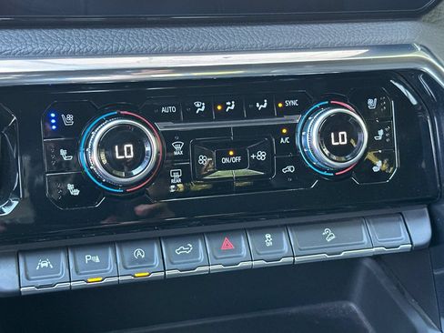 Used 2025 GMC Sierra 1500 Denali w/ Denali Reserve Package AWD/4WD image 30
