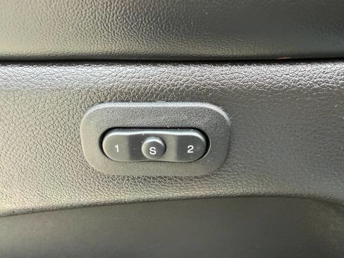 Used 2017 Jeep Grand Cherokee Limited image 29