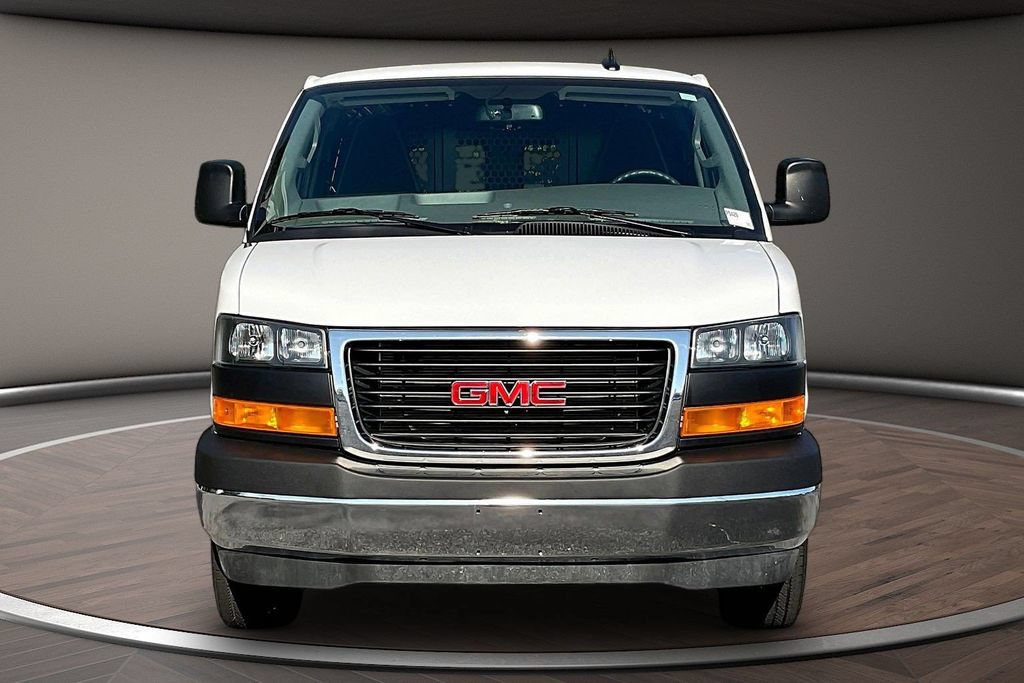 Used 2025 GMC Savana 2500 w/ Driver Convenience Package RWD image 2