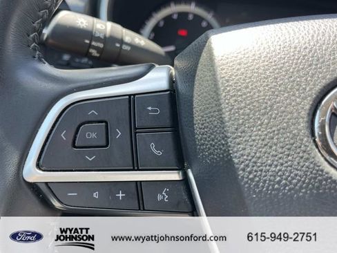 Used 2023 Toyota Highlander XLE image 33