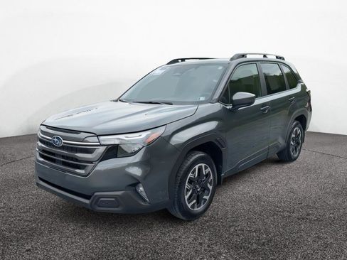 Certified 2025 Subaru Forester Premium AWD/4WD image 4