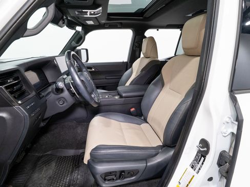 Used 2024 Lexus GX 550 image 16