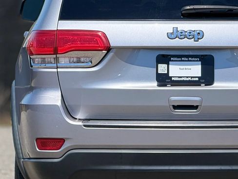 Used 2016 Jeep Grand Cherokee Laredo image 13