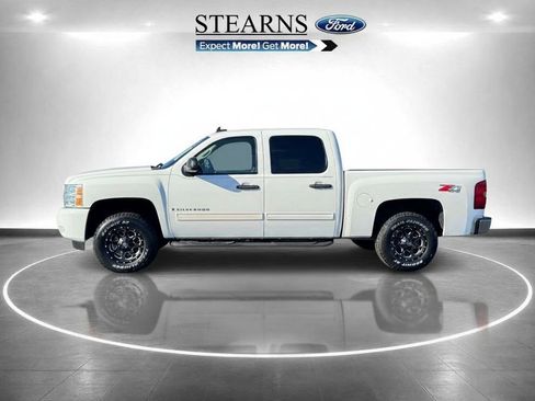Used 2009 Chevrolet Silverado 1500 LT w/ Power Pack Plus AWD/4WD image 3