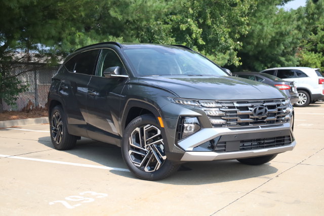 New 2026 Hyundai Tucson Limited AWD/4WD image 3