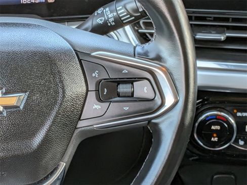 Used 2025 Chevrolet Trax LT w/ LT Convenience Package image 24