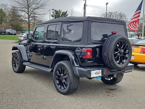 Used 2023 Jeep Wrangler Unlimited Sahara w/ Cold Weather Group AWD/4WD image 6