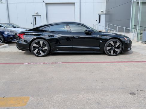 Used 2023 Audi e-tron GT Prestige w/ Prestige Package image 11