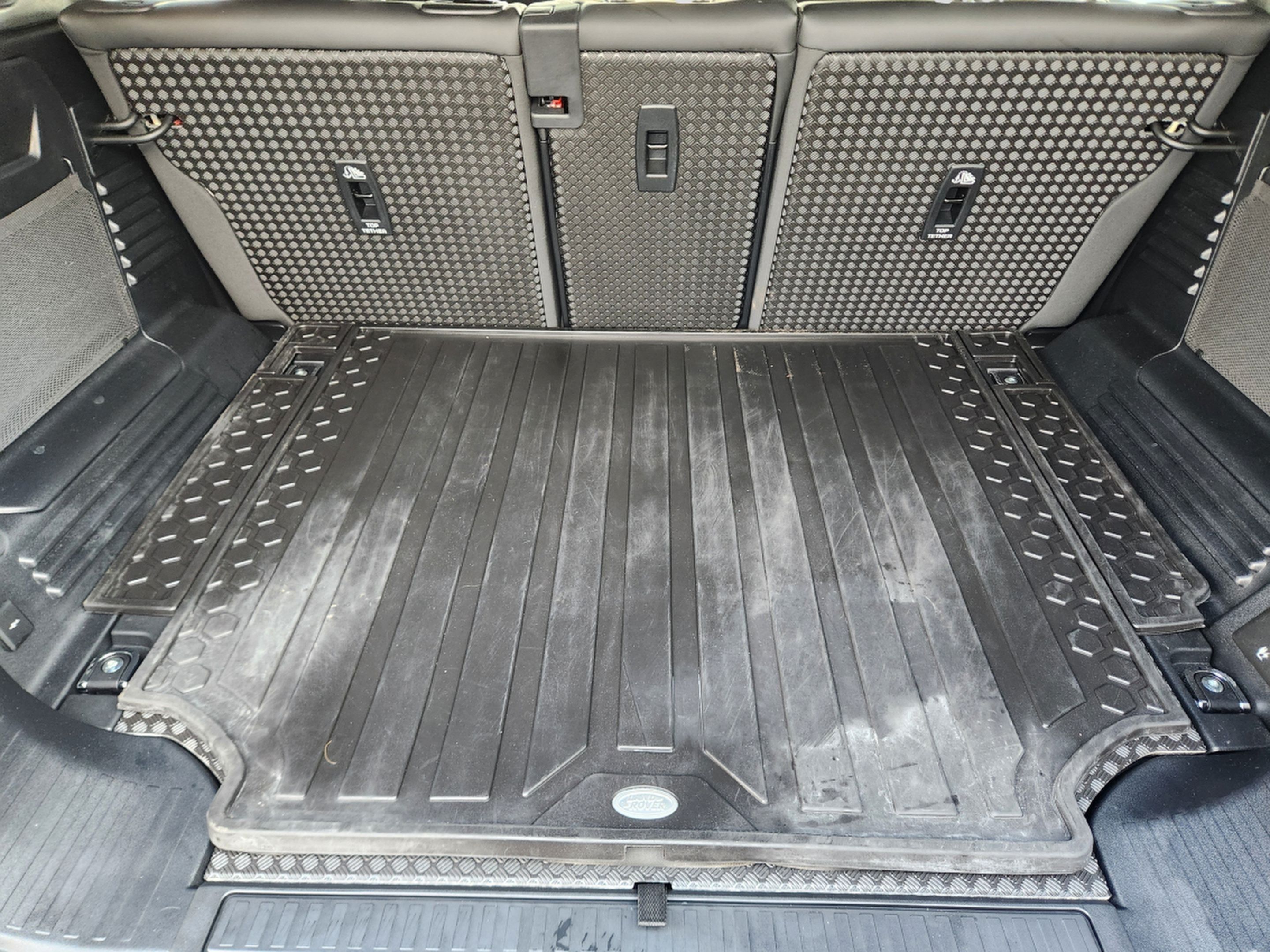 Used 2025 Land Rover Defender 110 S AWD/4WD image 29