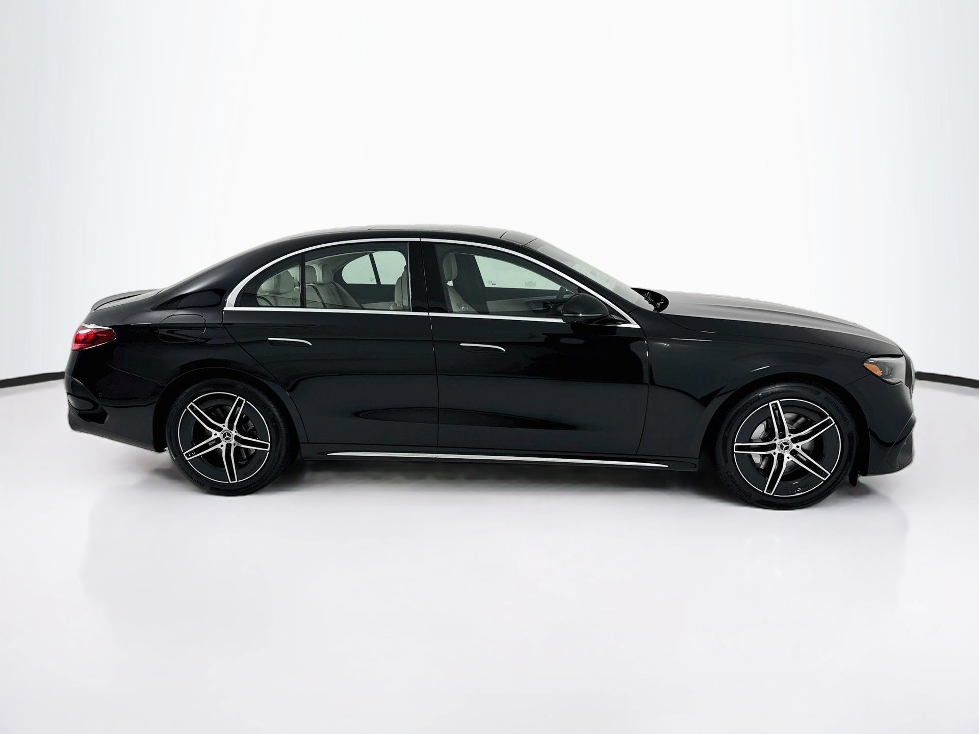 New 2027 Mercedes-Benz E 350 4MATIC Sedan image 9