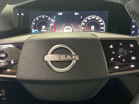 Used 2025 Nissan Murano SV AWD/4WD image 15