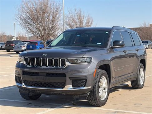 Used 2023 Jeep Grand Cherokee L Laredo image 3