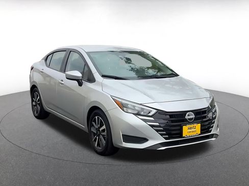 Used 2025 Nissan Versa SV FWD image 3