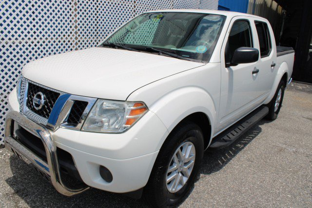 Used 2019 Nissan Frontier SV RWD image 2