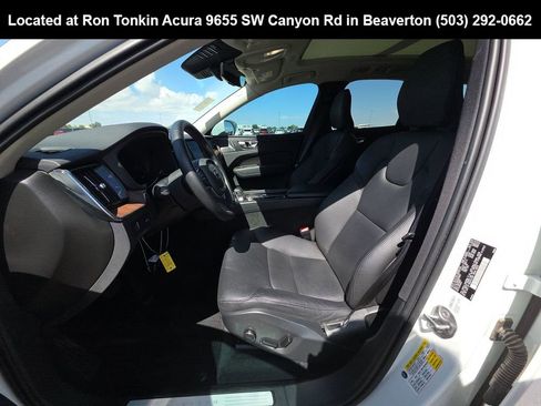 Used 2022 Volvo XC60 B5 Momentum w/ Advanced Package AWD/4WD image 8