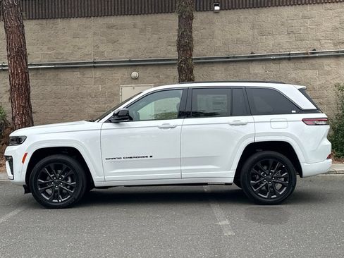 New 2026 Jeep Grand Cherokee Limited AWD/4WD image 6