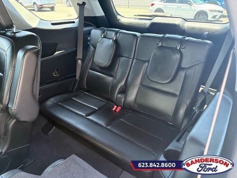 Used 2022 Ford Explorer XLT w/ Equipment Group 202A AWD/4WD image 17