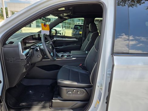 Certified 2026 Cadillac Escalade Sport AWD/4WD image 9