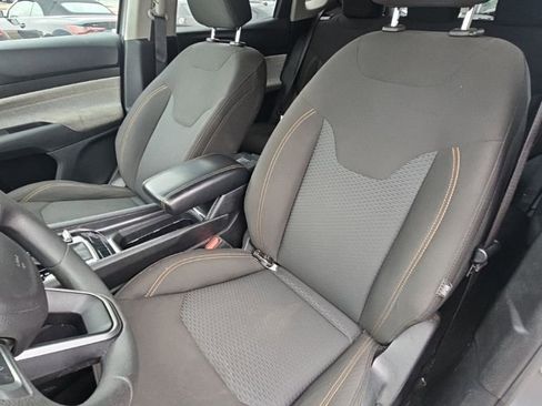Used 2022 Jeep Compass Sport AWD/4WD image 17