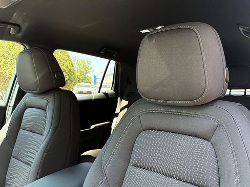 New 2026 Chevrolet Equinox LT w/ Safety and Technology Package FWD image 18