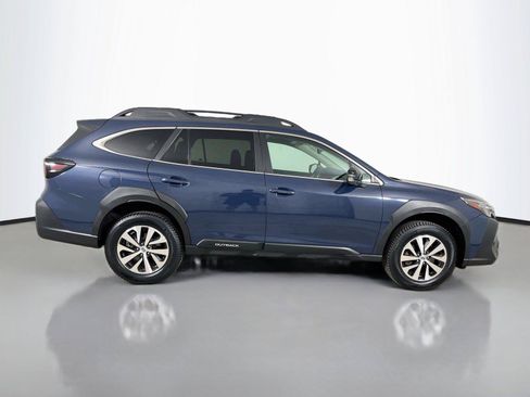 Used 2024 Subaru Outback Premium AWD/4WD image 17