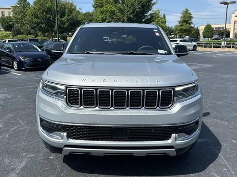Used 2024 Jeep Wagoneer L Series II w/ Flexible Seating Group AWD/4WD image 9