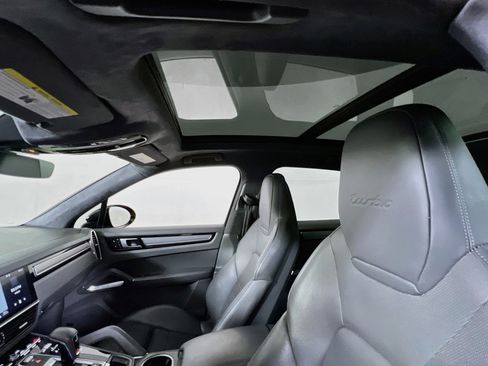 Used 2019 Porsche Cayenne Turbo AWD/4WD image 23