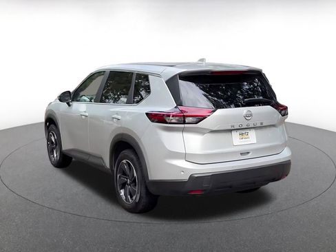 Used 2025 Nissan Rogue SV image 11