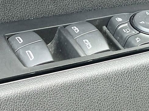 Used 2025 GMC Sierra 2500 AT4 w/ AT4 Premium Plus Package AWD/4WD image 18