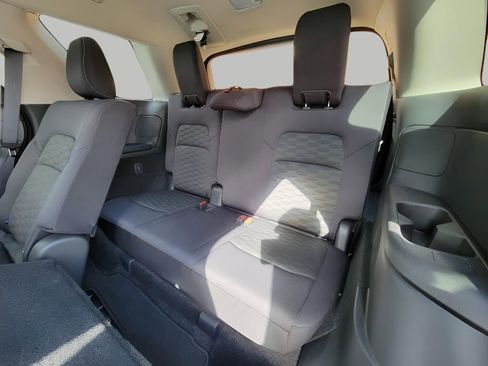 Used 2024 Nissan Pathfinder SV AWD/4WD image 15