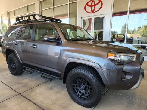 Certified 2023 Toyota 4Runner TRD Off-Road Premium w/ Moonroof Package AWD/4WD image 4