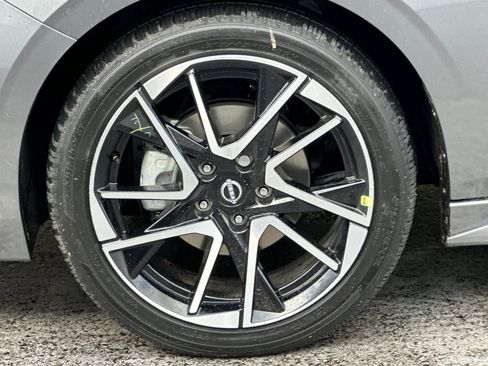 New 2025 Nissan Sentra SR w/ SR Premium Package image 26