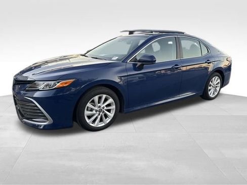 Used 2024 Toyota Camry LE image 1