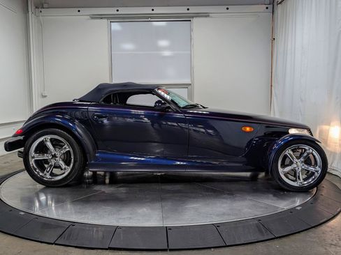Used 2001 Chrysler Prowler RWD image 16