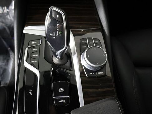 Used 2021 BMW 530i xDrive AWD/4WD image 45
