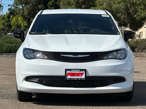 New 2026 Chrysler Voyager LX image 2