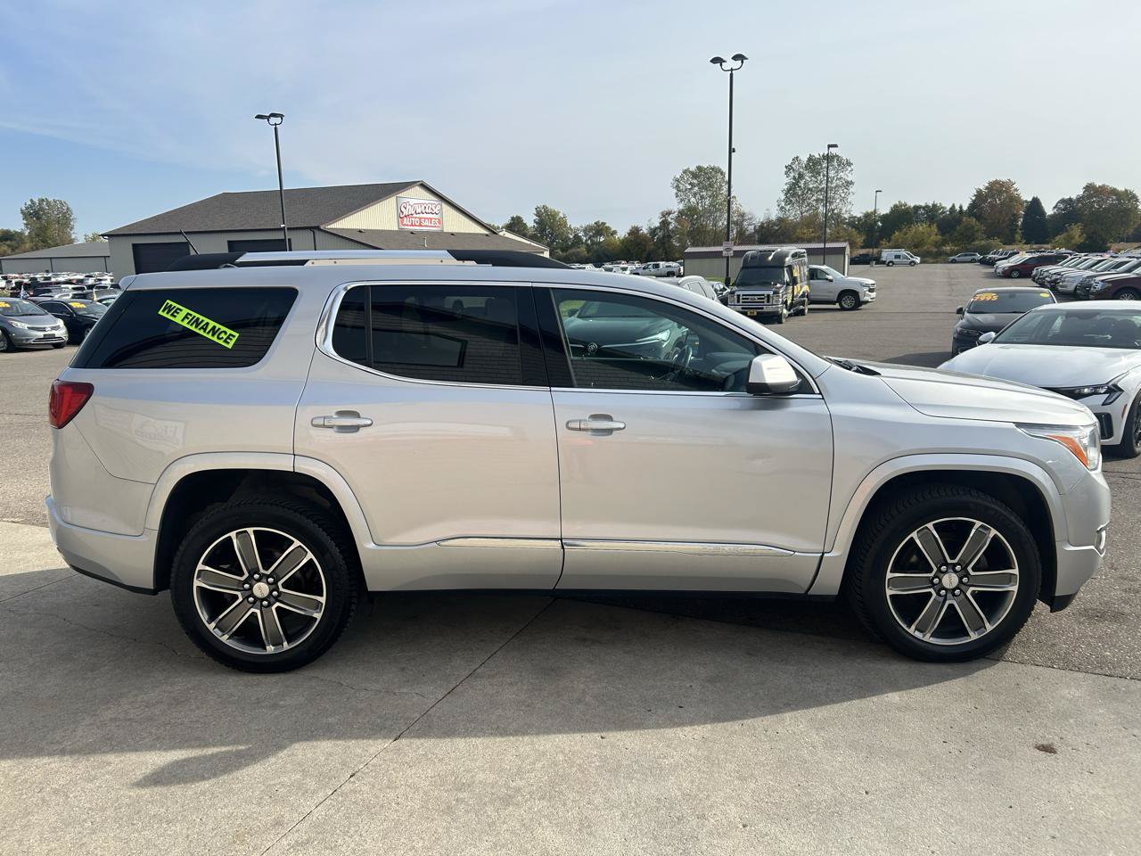 Used 2017 GMC Acadia Denali AWD/4WD image 4