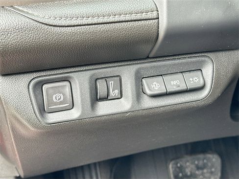 Used 2021 GMC Acadia Denali w/ Trailering Package image 10