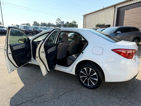 Used 2019 Toyota Corolla LE image 22