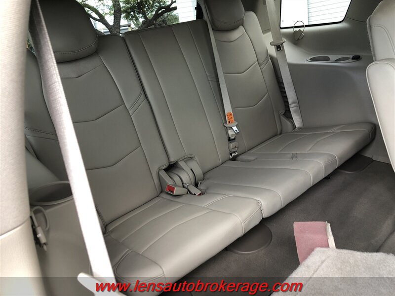 Used 2015 Cadillac Escalade 2WD image 21