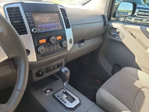 Used 2021 Nissan Frontier SV w/ Midnight Edition Floor Mats AWD/4WD image 19