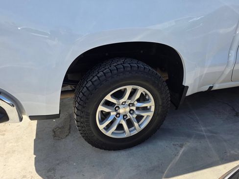Used 2021 Chevrolet Silverado 1500 LTZ w/ Z71 Off-Road Package AWD/4WD image 7