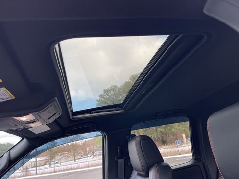 Used 2024 Nissan Frontier PRO-4X w/ Pro Premium Package image 20